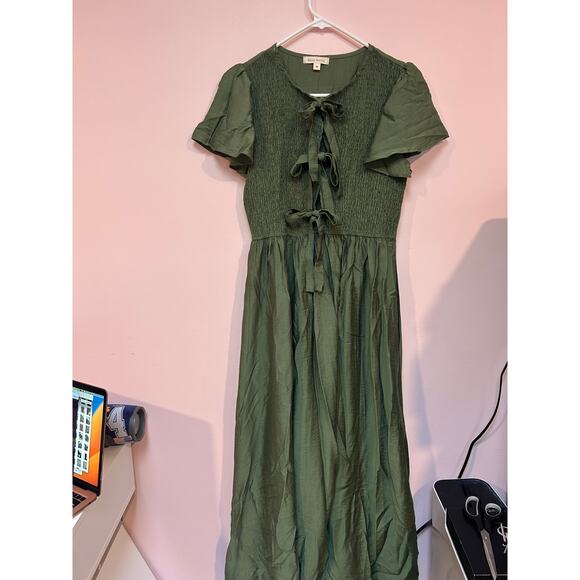 Shop Stevie Dress *M* - Picture 4 of 4